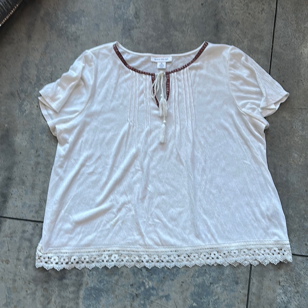 Skyes the limit xl white blouse with tie and lace at bottom